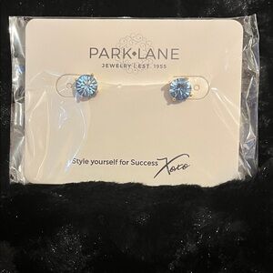 Park Lane 3 carats ice blue Impression Earrings!